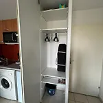 Confort, Parking Et Privee 아파트 *