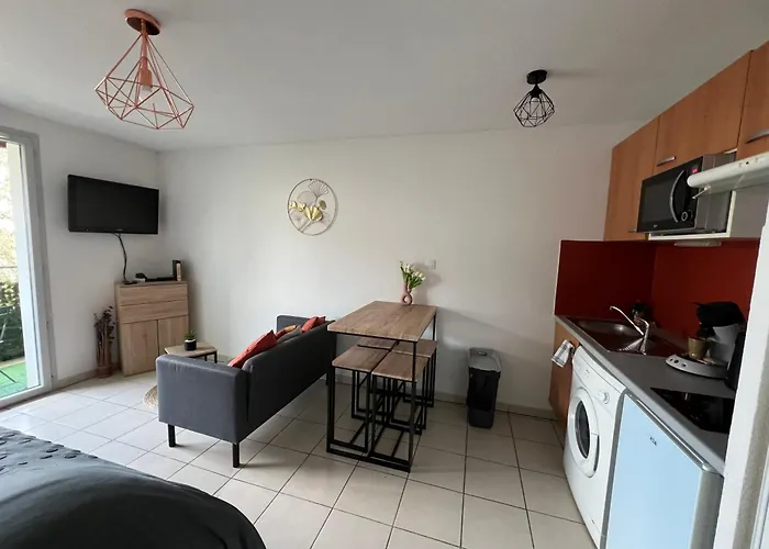 Confort, Parking Et Privee